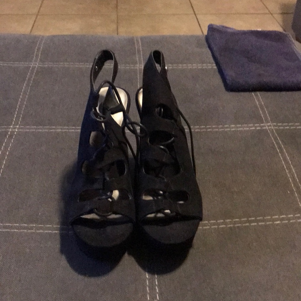 Black strapped wedges